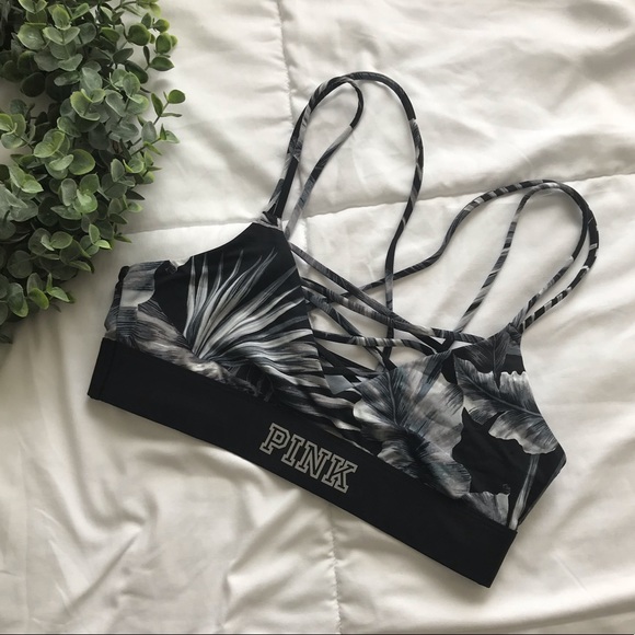 PINK VS ✨ Ultimate Unlined Bralette - Picture 3 of 8